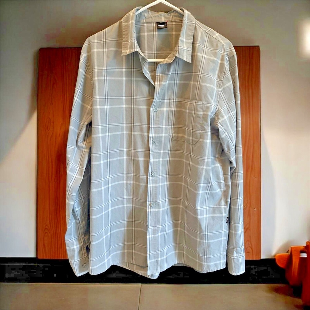 Oakley  Gray Men's Button Up Long sleeve Collared Shirt Size XL